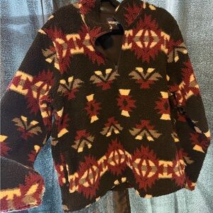 Wrangler Black and Maroon Patterned Fleece Pullover